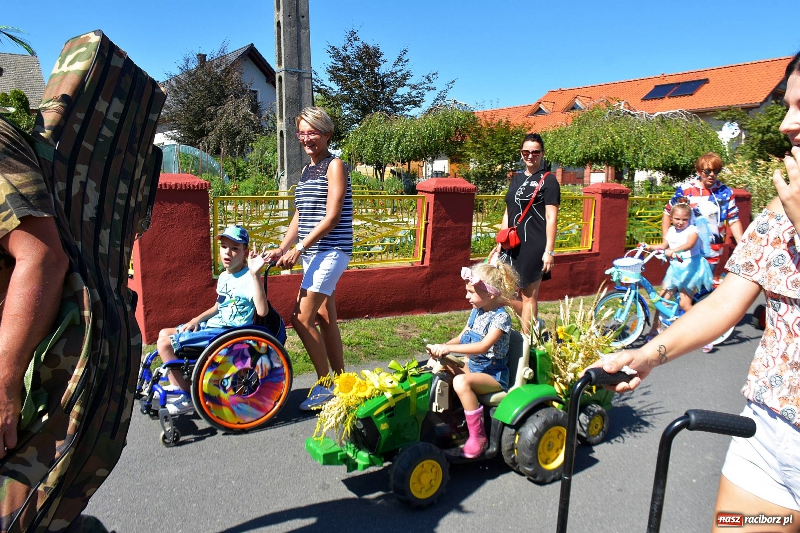 Zdjęcie w galerii na portalu naszraciborz.pl: Dożynki 2019. Chcemy żyć! Roszków wolny od GMO [FOTO i WIDEO] wiadomości z regionu