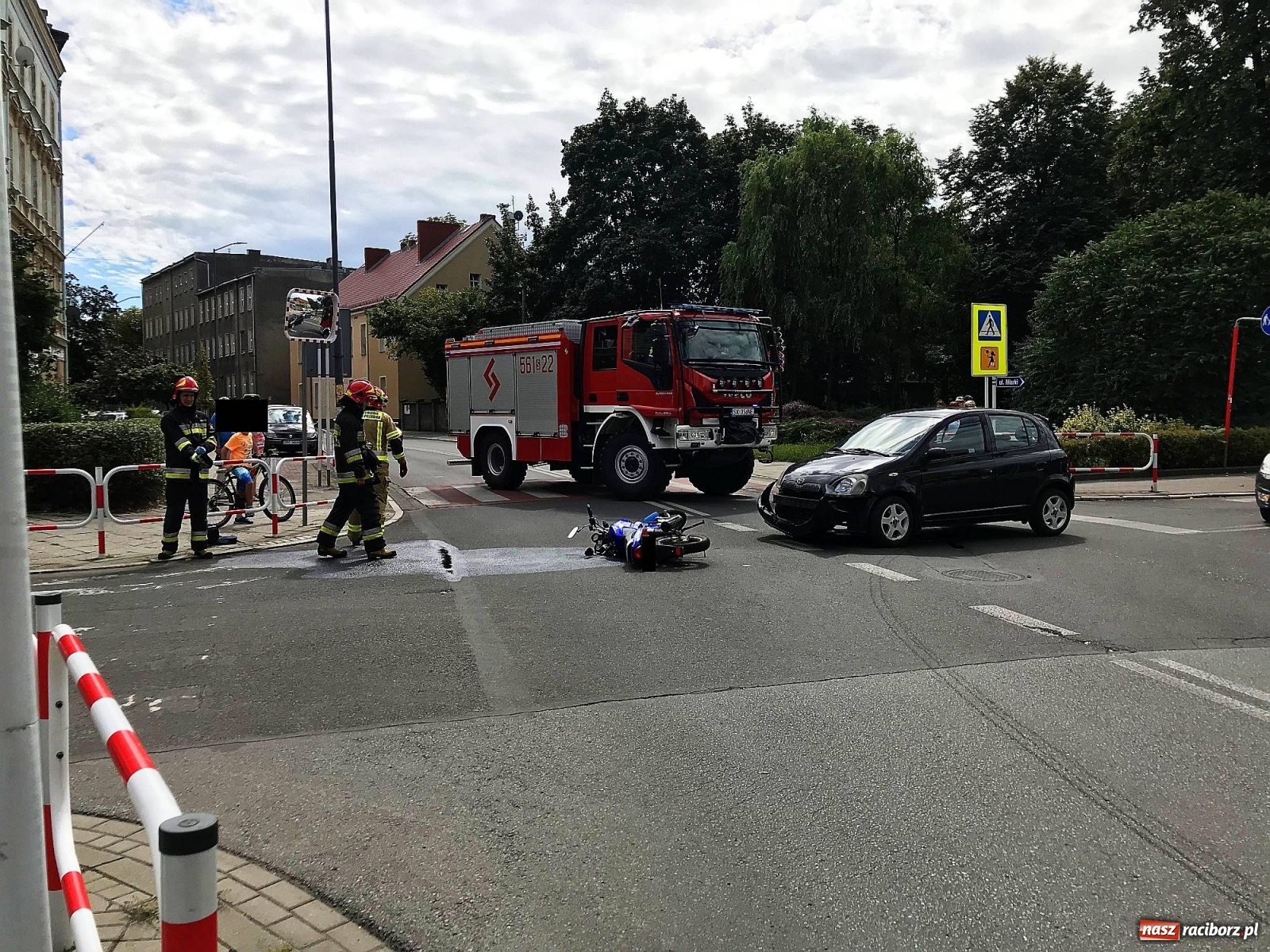 Zdjęcie w galerii na portalu naszraciborz.pl: Potrącenie motocyklisty na Wojska Polskiego [FOTO]  wiadomości z regionu