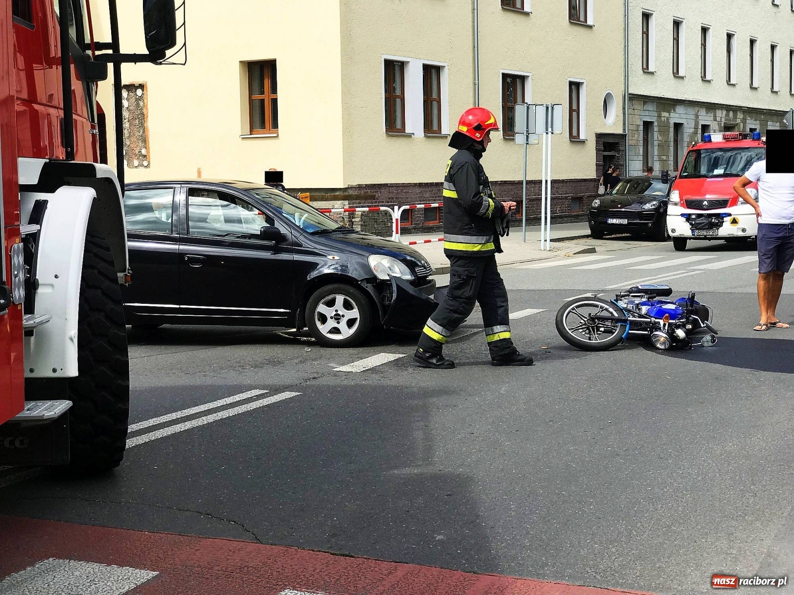 Zdjęcie w galerii na portalu naszraciborz.pl: Potrącenie motocyklisty na Wojska Polskiego [FOTO]  wiadomości z regionu