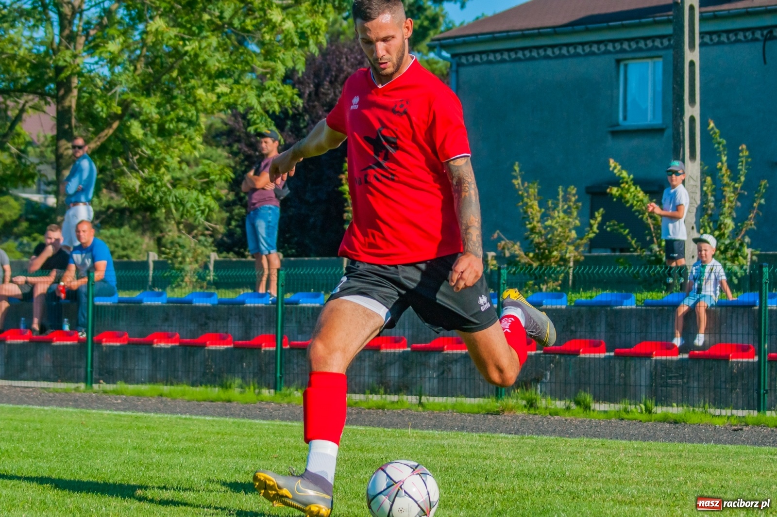Zdjęcie w galerii na portalu naszraciborz.pl: Dreszczowiec w Tworkowie. Gospodarze z pierwszą wygraną [FOTO i WIDEO] wiadomości z regionu