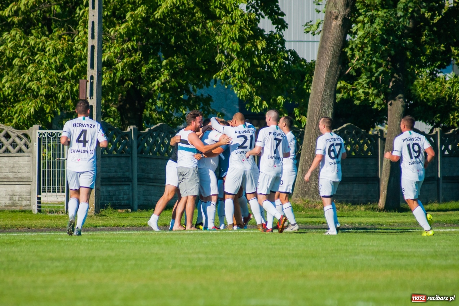 Zdjęcie w galerii na portalu naszraciborz.pl: Dreszczowiec w Tworkowie. Gospodarze z pierwszą wygraną [FOTO i WIDEO] wiadomości z regionu