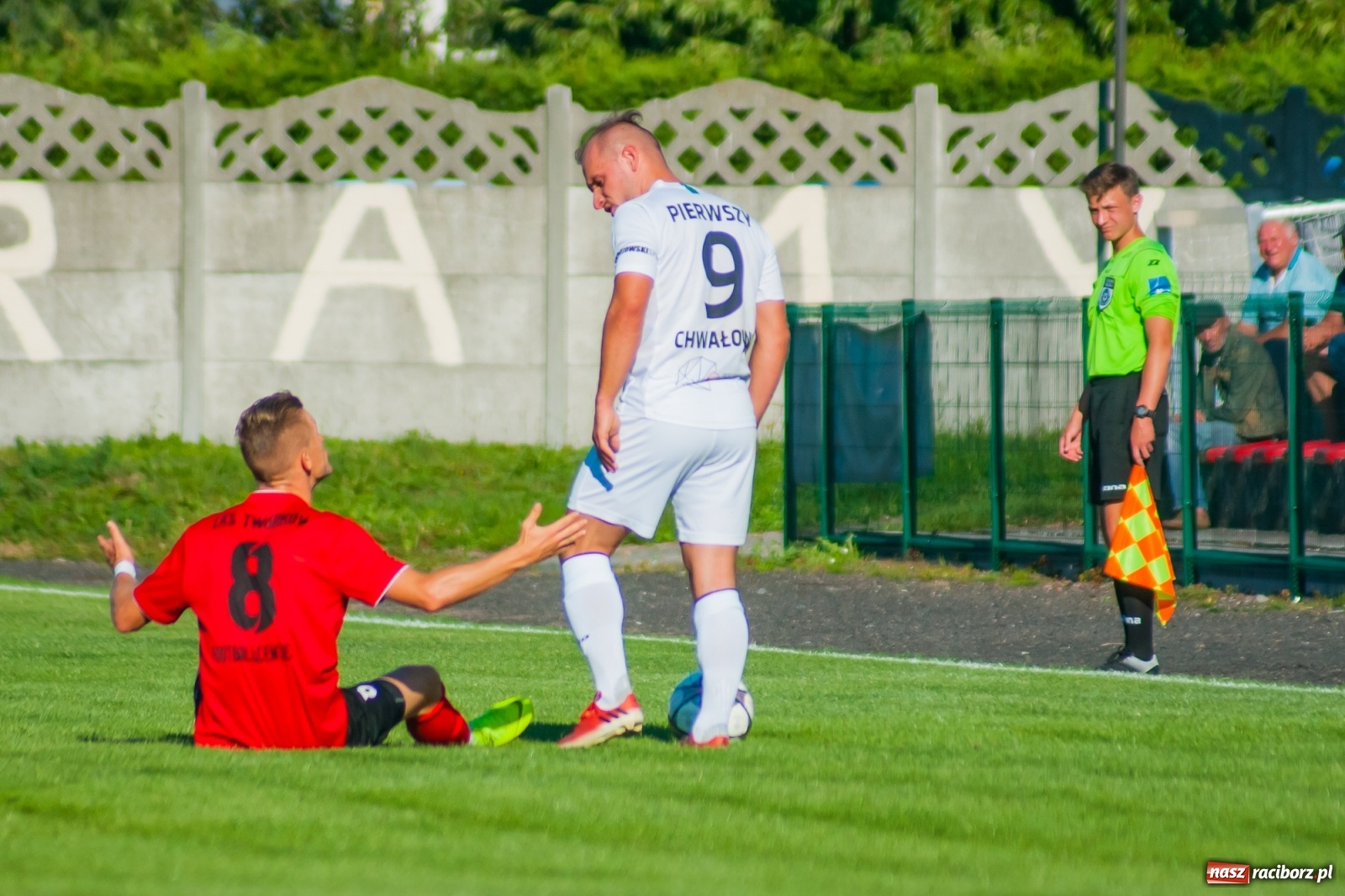 Zdjęcie w galerii na portalu naszraciborz.pl: Dreszczowiec w Tworkowie. Gospodarze z pierwszą wygraną [FOTO i WIDEO] wiadomości z regionu
