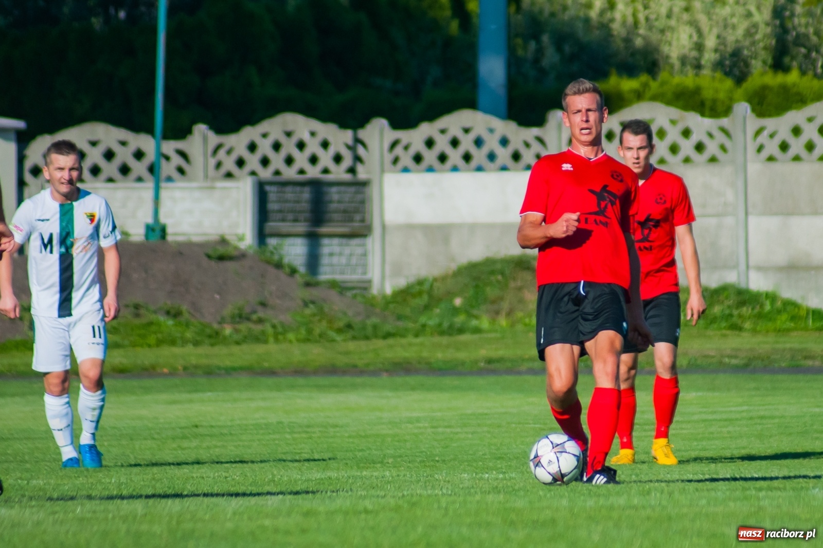 Zdjęcie w galerii na portalu naszraciborz.pl: Dreszczowiec w Tworkowie. Gospodarze z pierwszą wygraną [FOTO i WIDEO] wiadomości z regionu