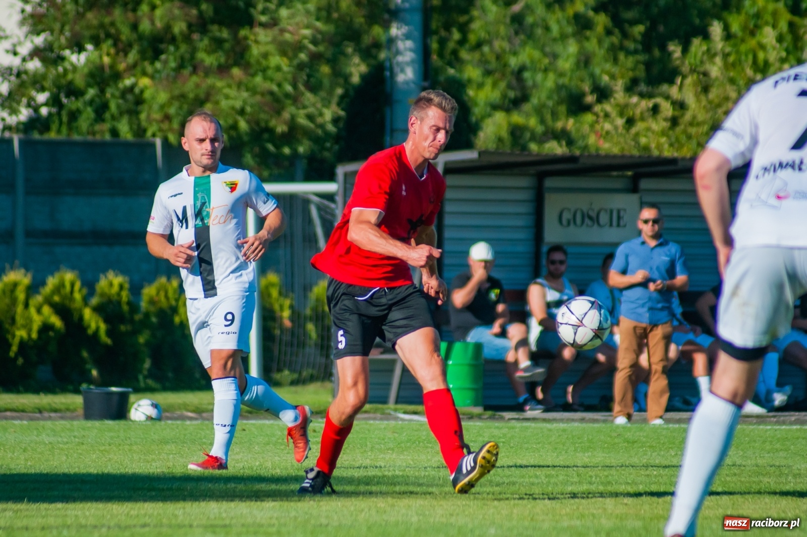 Zdjęcie w galerii na portalu naszraciborz.pl: Dreszczowiec w Tworkowie. Gospodarze z pierwszą wygraną [FOTO i WIDEO] wiadomości z regionu