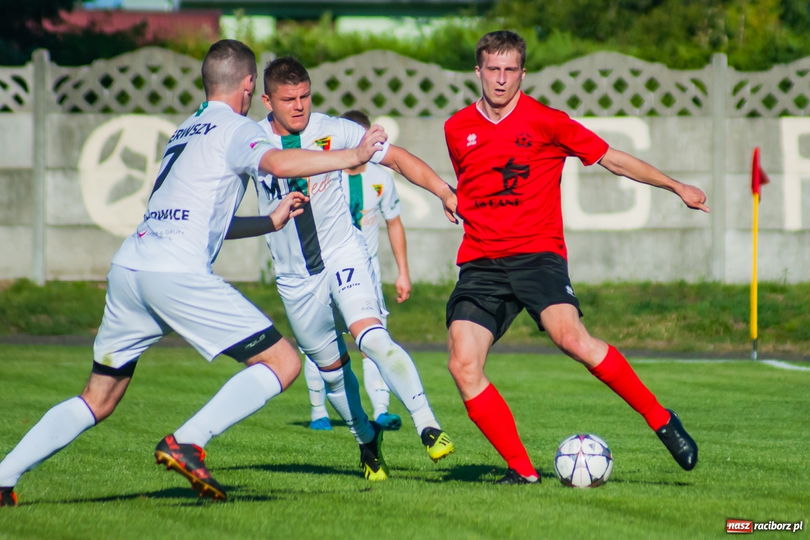 Zdjęcie w galerii na portalu naszraciborz.pl: Dreszczowiec w Tworkowie. Gospodarze z pierwszą wygraną [FOTO i WIDEO] wiadomości z regionu