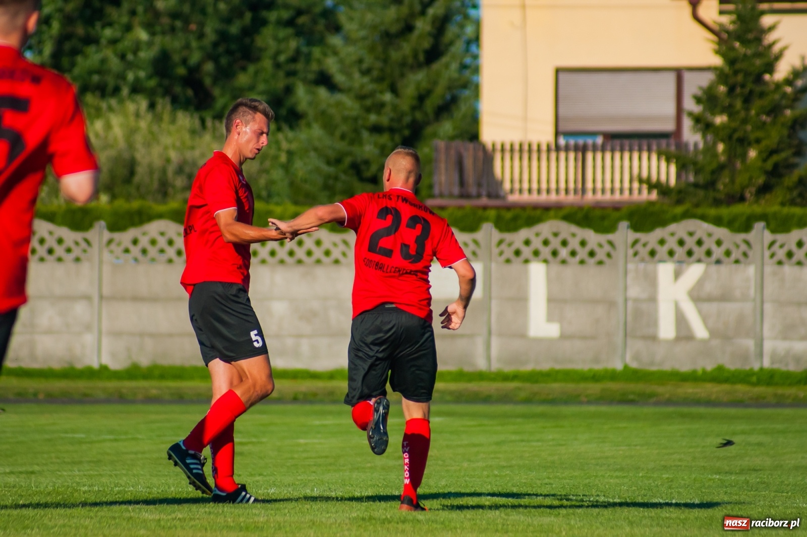 Zdjęcie w galerii na portalu naszraciborz.pl: Dreszczowiec w Tworkowie. Gospodarze z pierwszą wygraną [FOTO i WIDEO] wiadomości z regionu