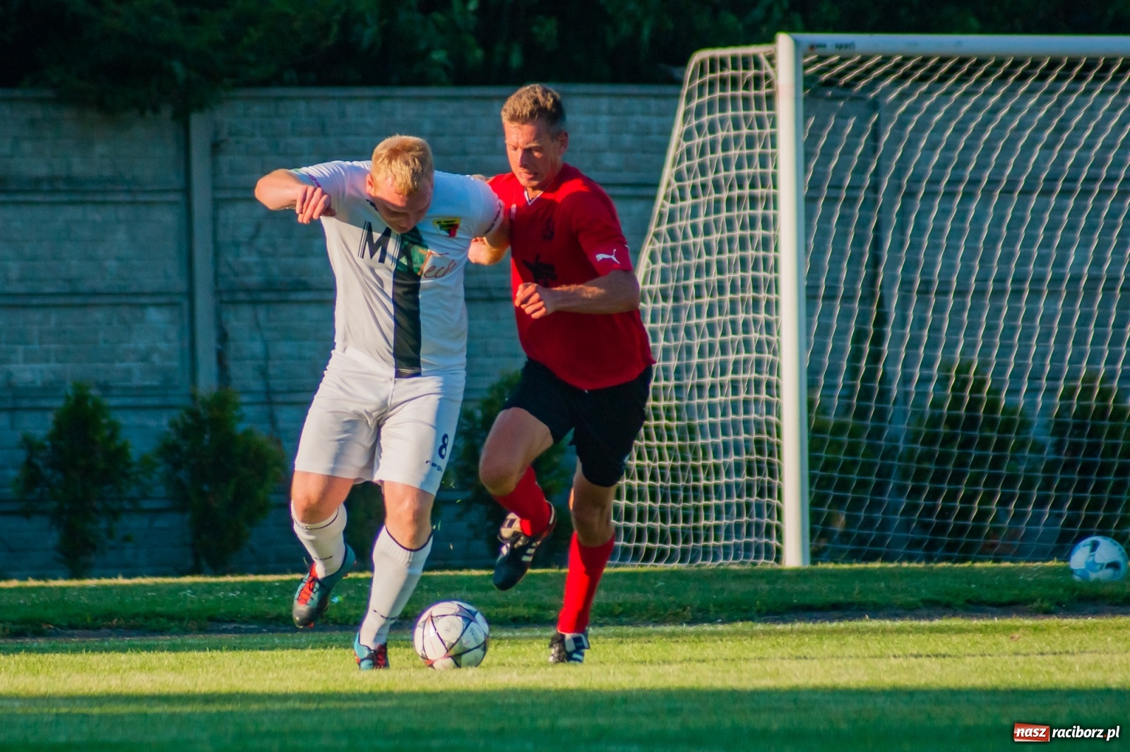 Zdjęcie w galerii na portalu naszraciborz.pl: Dreszczowiec w Tworkowie. Gospodarze z pierwszą wygraną [FOTO i WIDEO] wiadomości z regionu