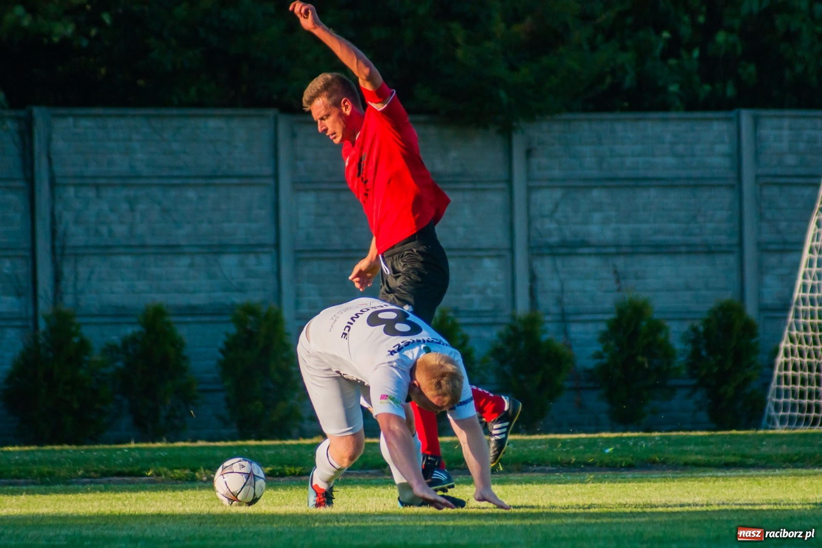 Zdjęcie w galerii na portalu naszraciborz.pl: Dreszczowiec w Tworkowie. Gospodarze z pierwszą wygraną [FOTO i WIDEO] wiadomości z regionu