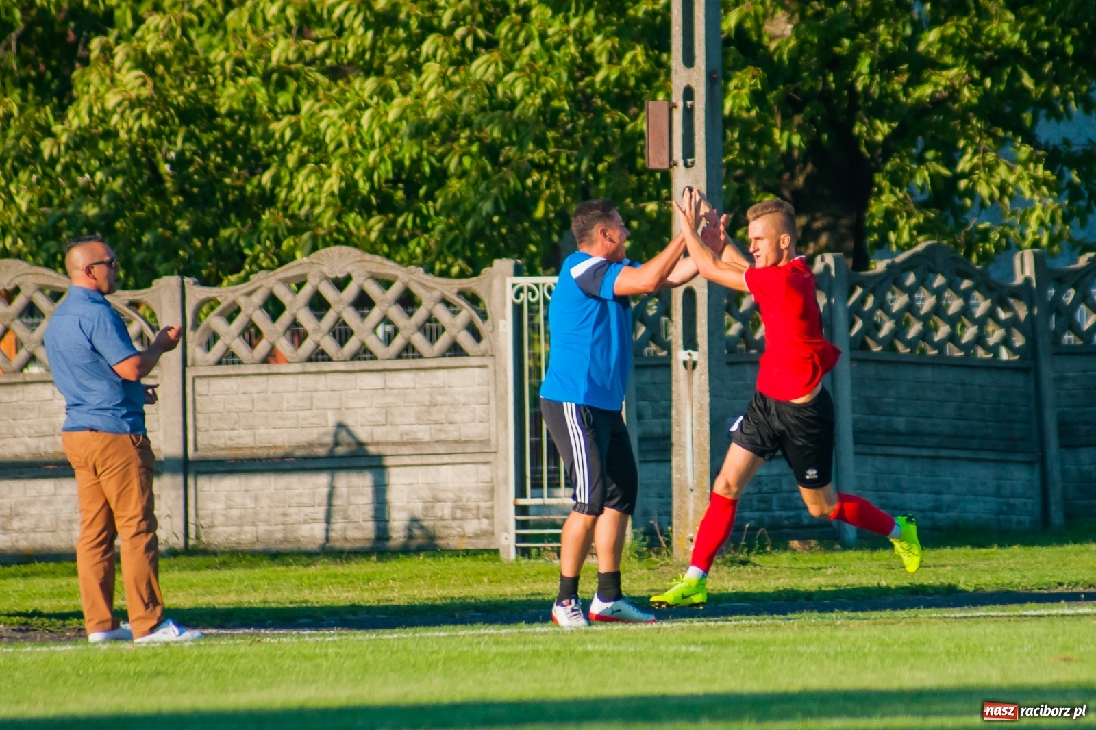 Zdjęcie w galerii na portalu naszraciborz.pl: Dreszczowiec w Tworkowie. Gospodarze z pierwszą wygraną [FOTO i WIDEO] wiadomości z regionu