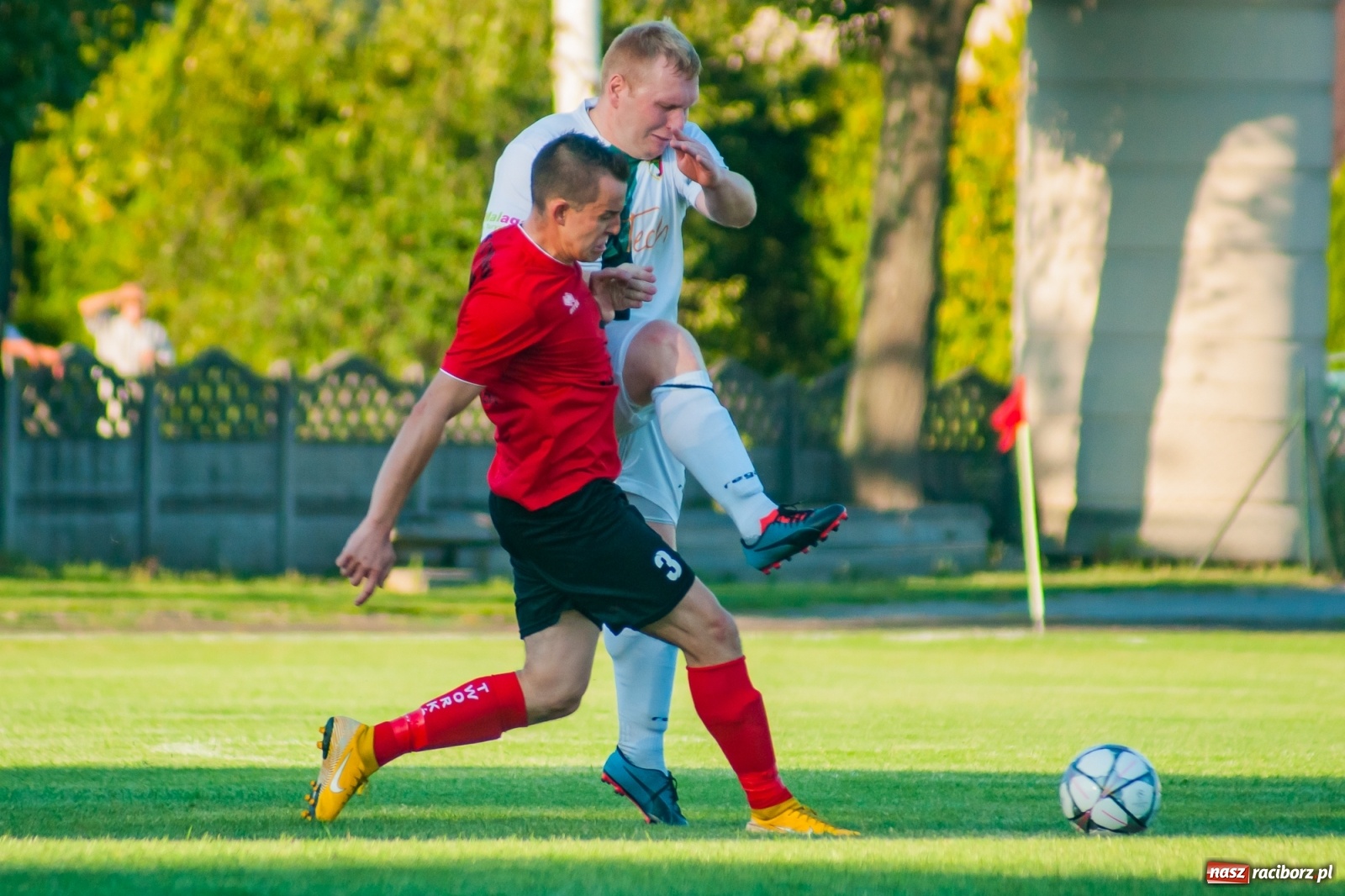 Zdjęcie w galerii na portalu naszraciborz.pl: Dreszczowiec w Tworkowie. Gospodarze z pierwszą wygraną [FOTO i WIDEO] wiadomości z regionu
