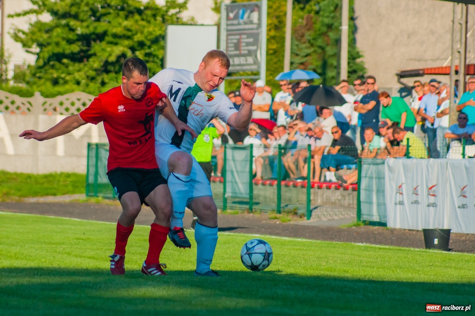 Zdjęcie w galerii na portalu naszraciborz.pl: Dreszczowiec w Tworkowie. Gospodarze z pierwszą wygraną [FOTO i WIDEO] wiadomości z regionu