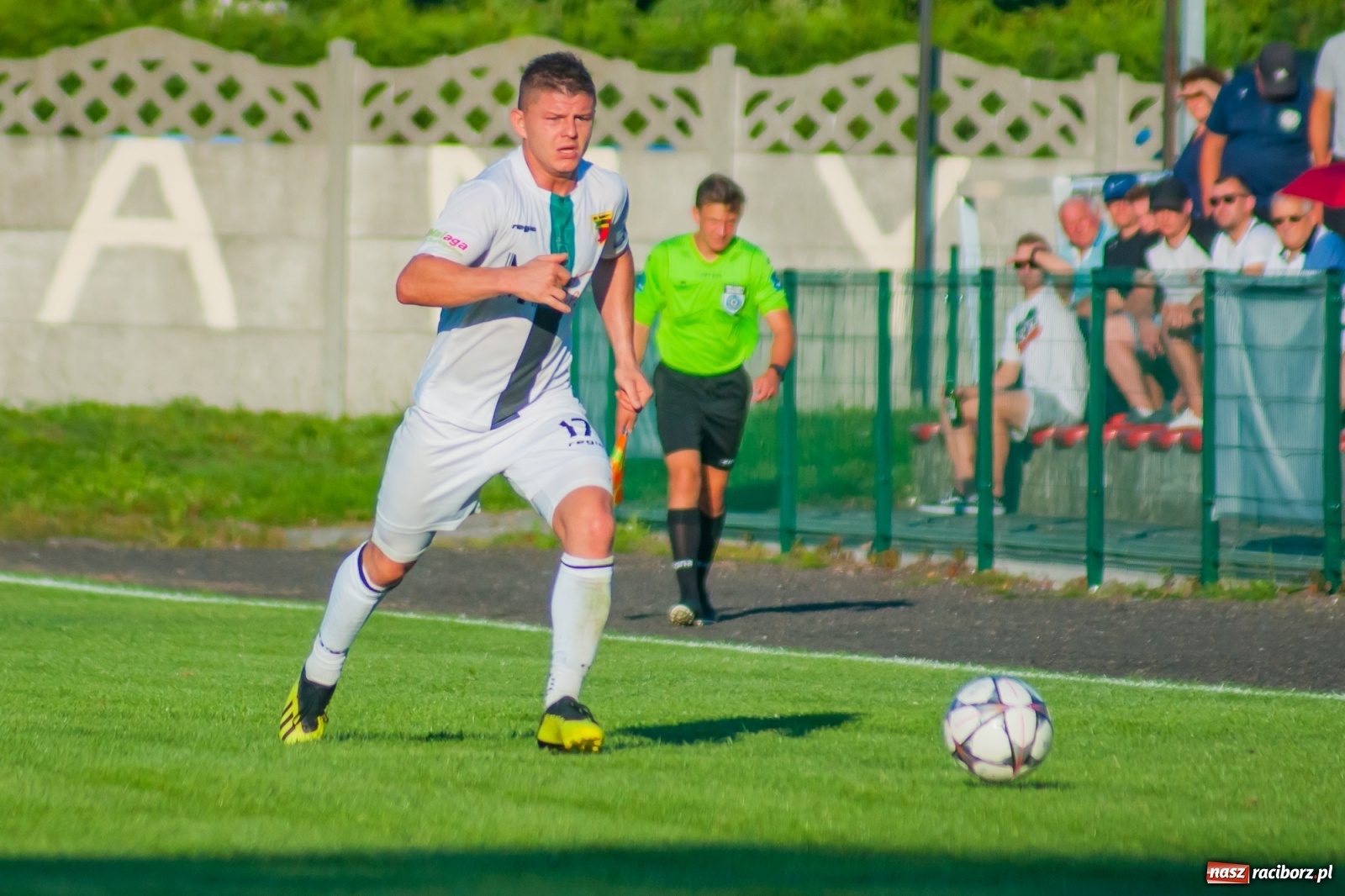 Zdjęcie w galerii na portalu naszraciborz.pl: Dreszczowiec w Tworkowie. Gospodarze z pierwszą wygraną [FOTO i WIDEO] wiadomości z regionu