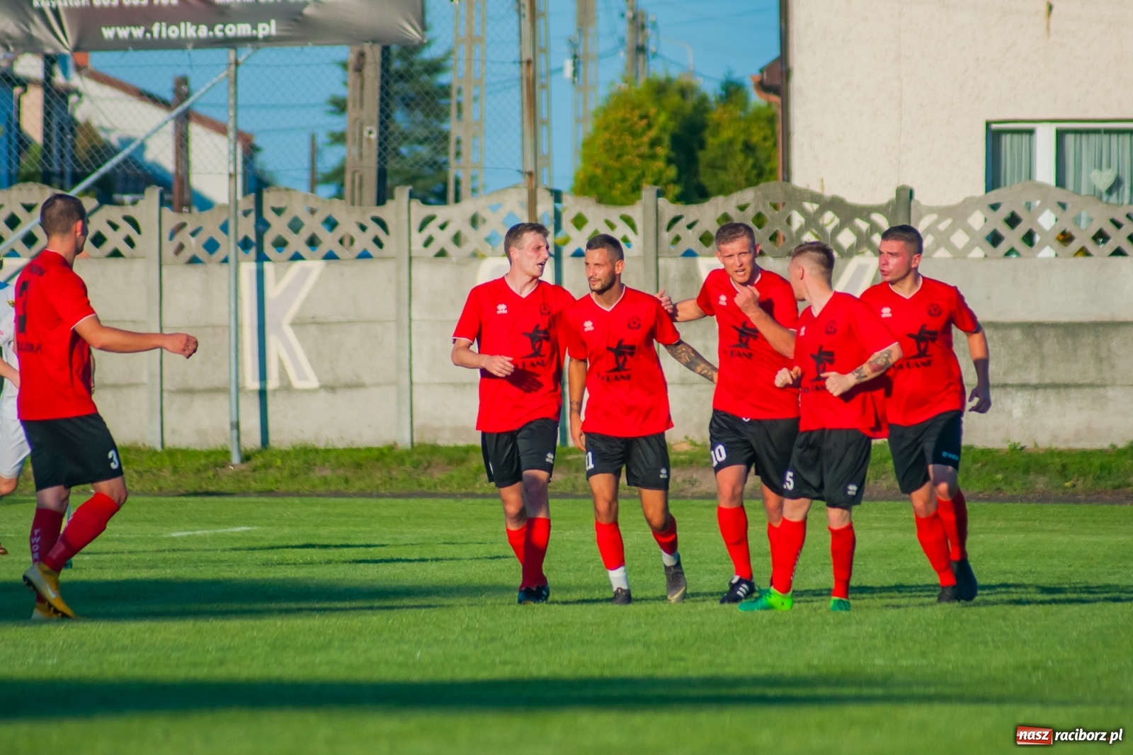 Zdjęcie w galerii na portalu naszraciborz.pl: Dreszczowiec w Tworkowie. Gospodarze z pierwszą wygraną [FOTO i WIDEO] wiadomości z regionu