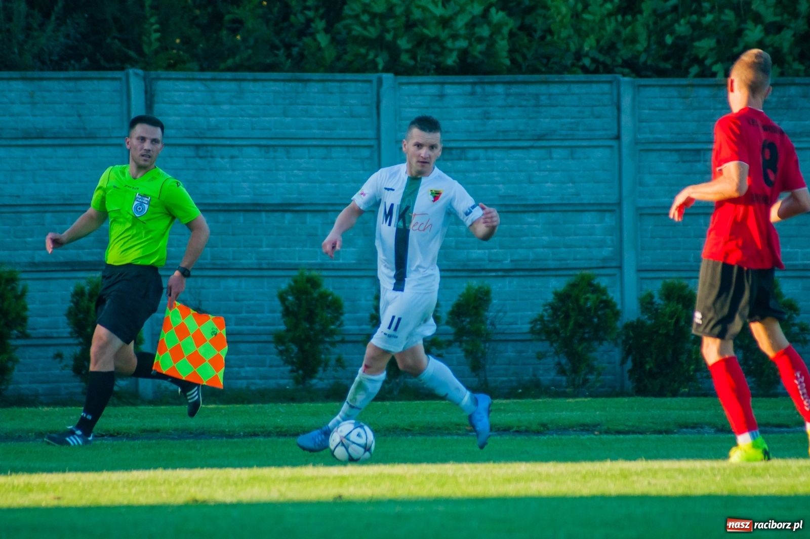 Zdjęcie w galerii na portalu naszraciborz.pl: Dreszczowiec w Tworkowie. Gospodarze z pierwszą wygraną [FOTO i WIDEO] wiadomości z regionu