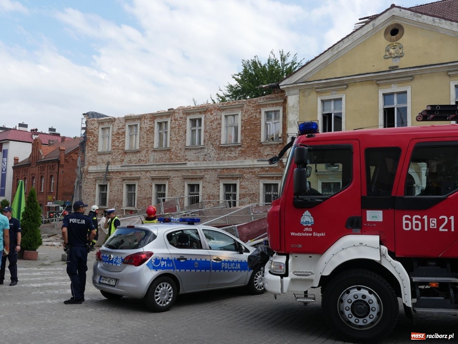 Zdjęcie w galerii na portalu naszraciborz.pl: W Wodzisławiu Śląskim runęło rusztowanie [FOTO]  wiadomości z regionu