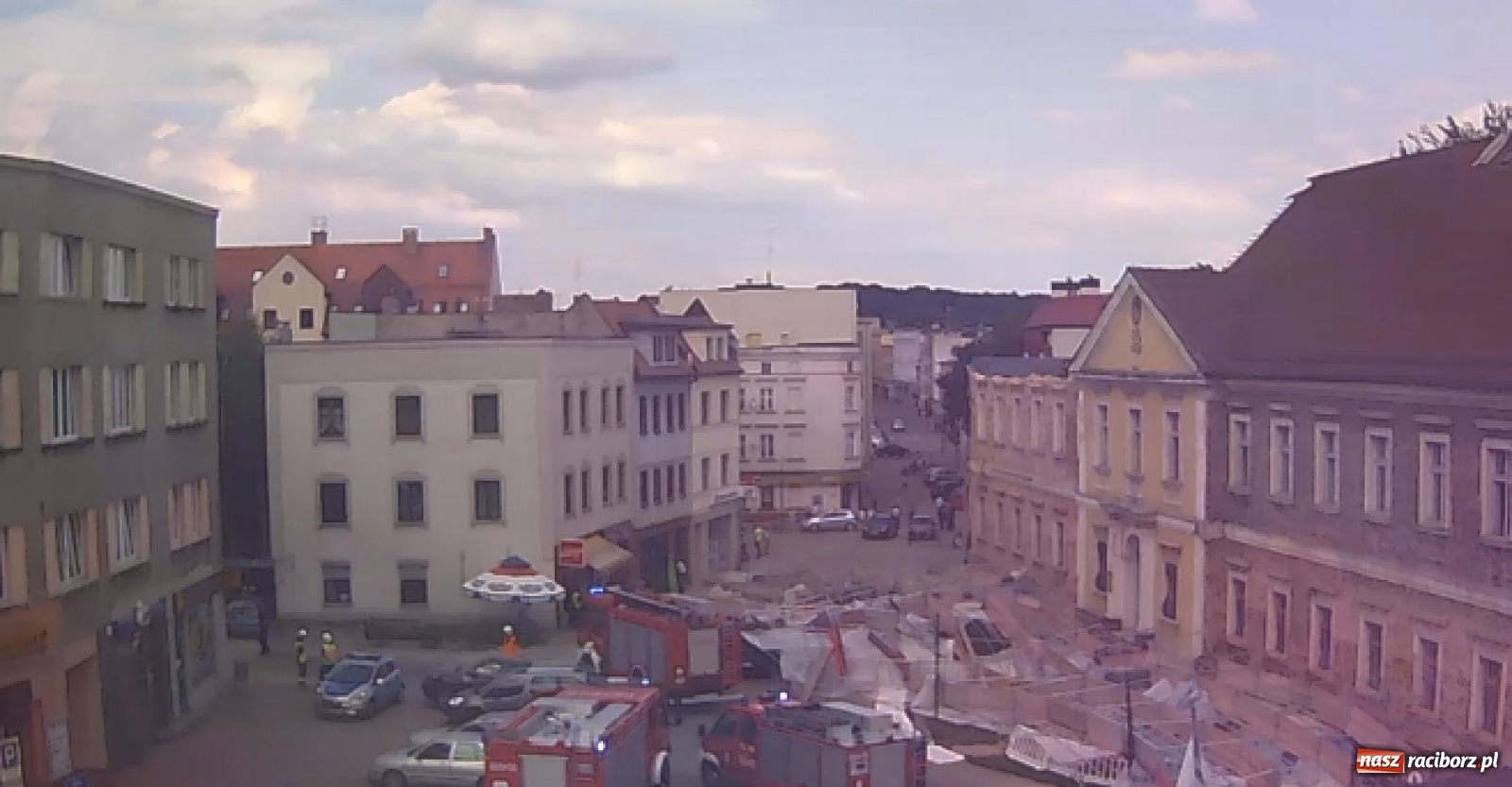 Zdjęcie w galerii na portalu naszraciborz.pl: W Wodzisławiu Śląskim runęło rusztowanie [FOTO]  wiadomości z regionu