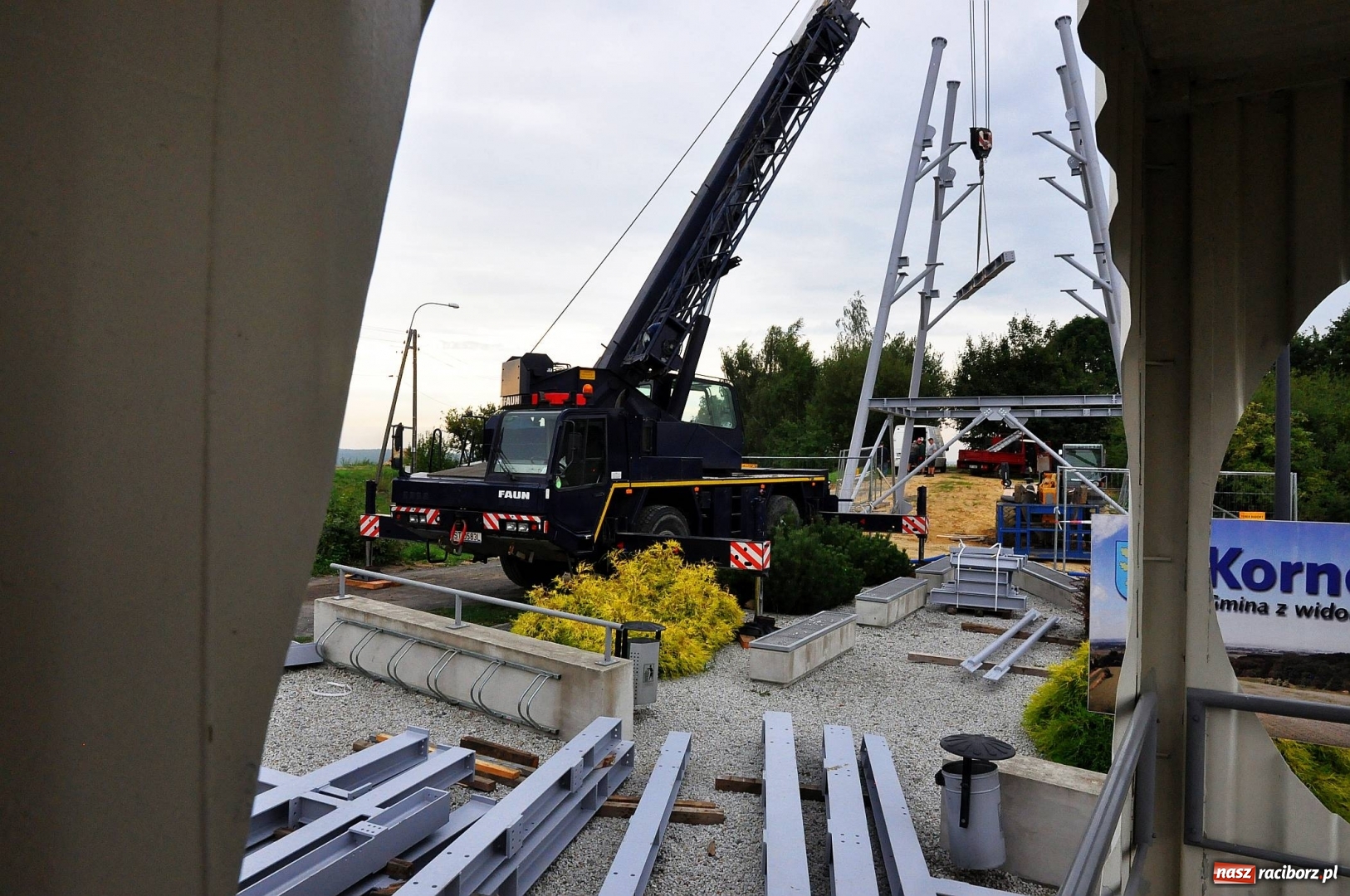Zdjęcie w galerii na portalu naszraciborz.pl: Trwa budowa wieży widokowej w Pogrzebieniu [FOTO] wiadomości z regionu