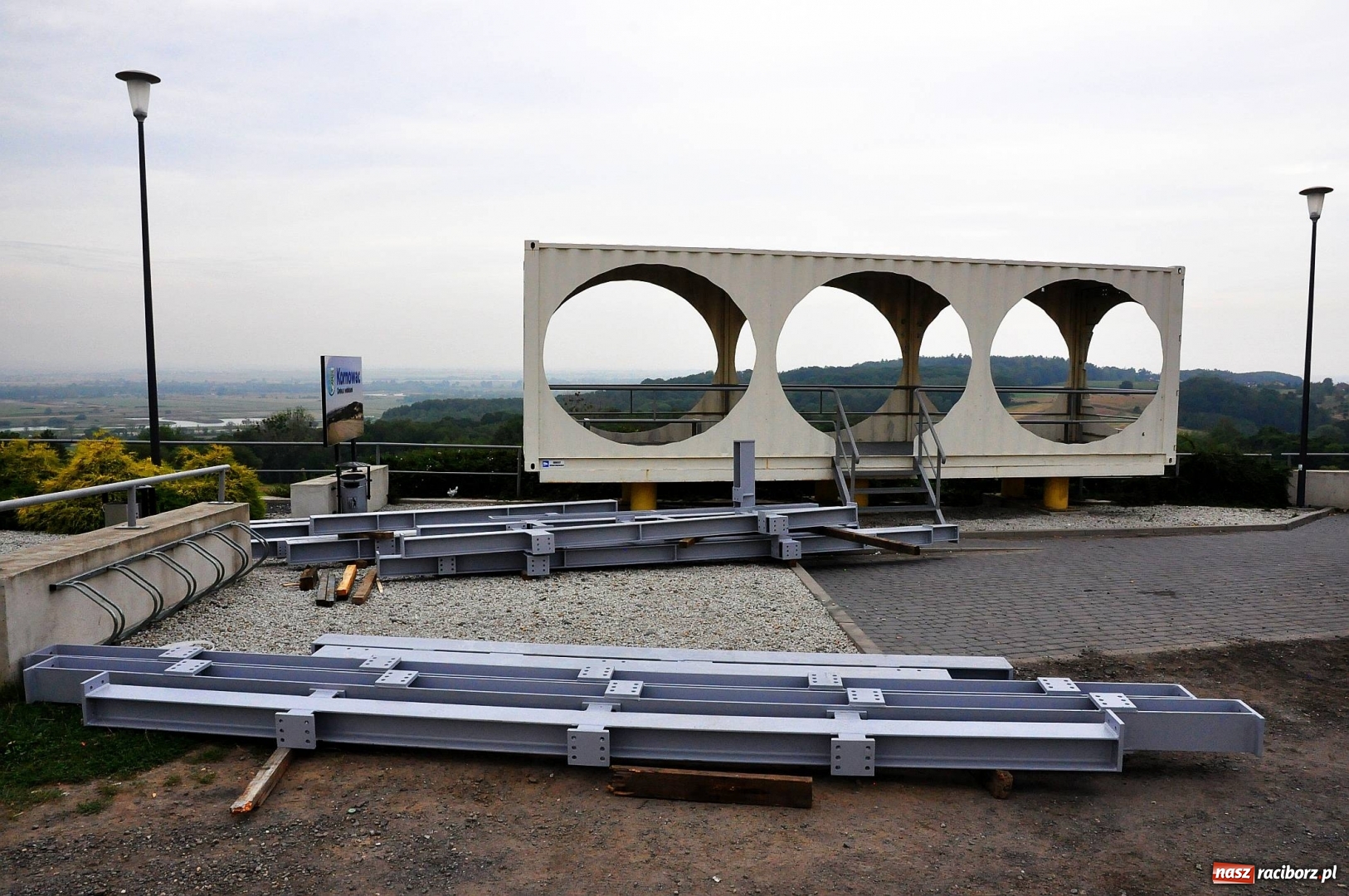 Zdjęcie w galerii na portalu naszraciborz.pl: Trwa budowa wieży widokowej w Pogrzebieniu [FOTO] wiadomości z regionu