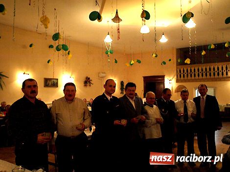 Zdjęcie w galerii na portalu naszraciborz.pl: Konsul wysłał weteranom medale wiadomości z regionu