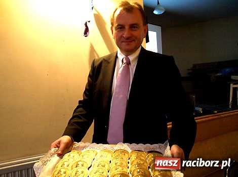 Zdjęcie w galerii na portalu naszraciborz.pl: Konsul wysłał weteranom medale wiadomości z regionu