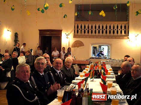 Zdjęcie w galerii na portalu naszraciborz.pl: Konsul wysłał weteranom medale wiadomości z regionu