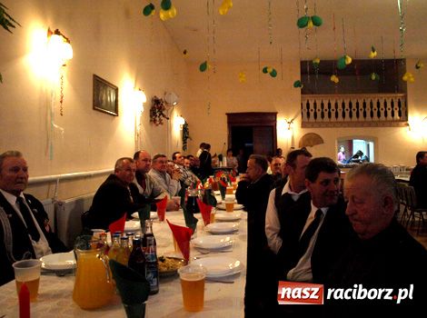 Zdjęcie w galerii na portalu naszraciborz.pl: Konsul wysłał weteranom medale wiadomości z regionu