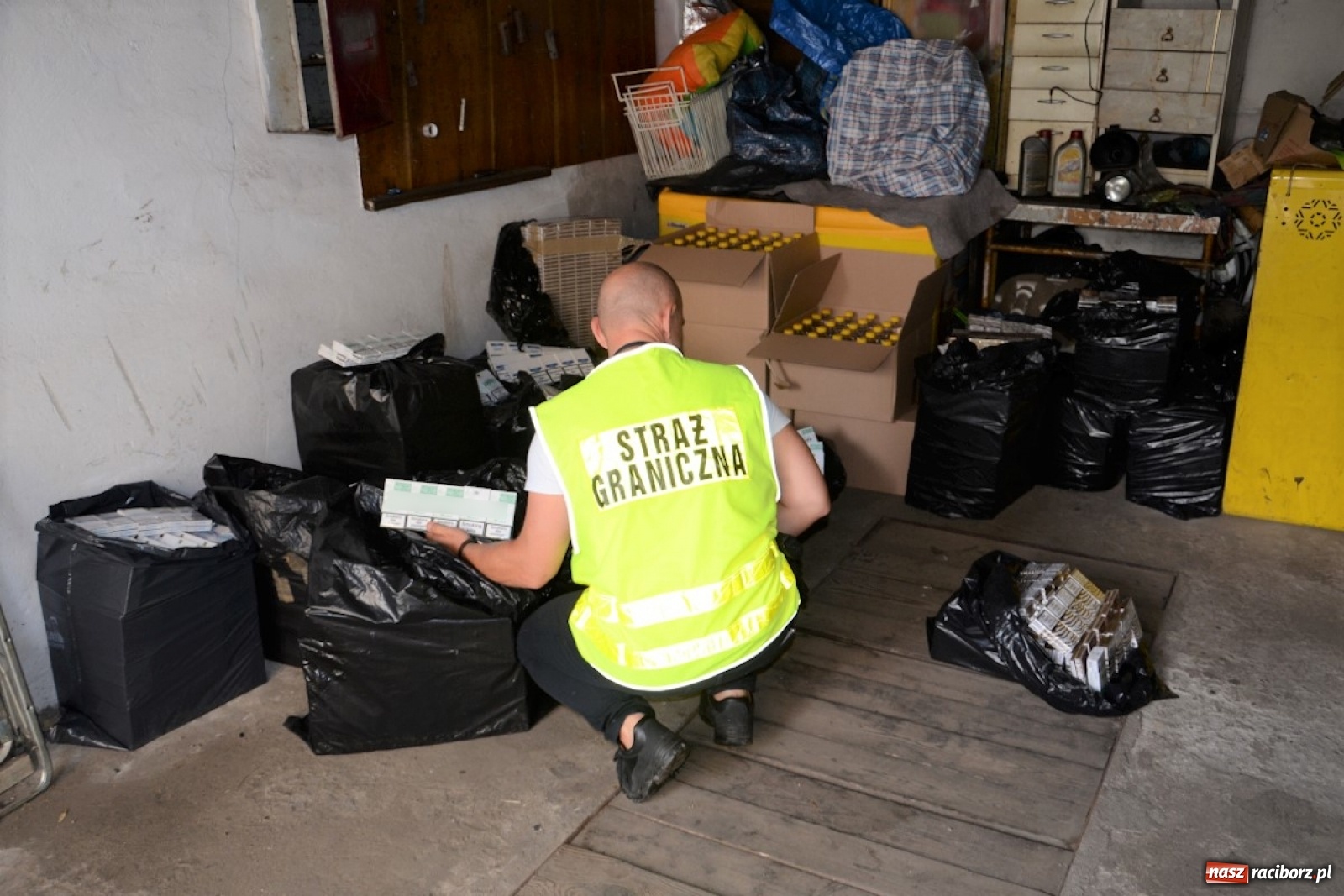 Zdjęcie w galerii na portalu naszraciborz.pl: Śląscy pogranicznicy przejęli nielegalne wyroby tytoniowe wiadomości z regionu