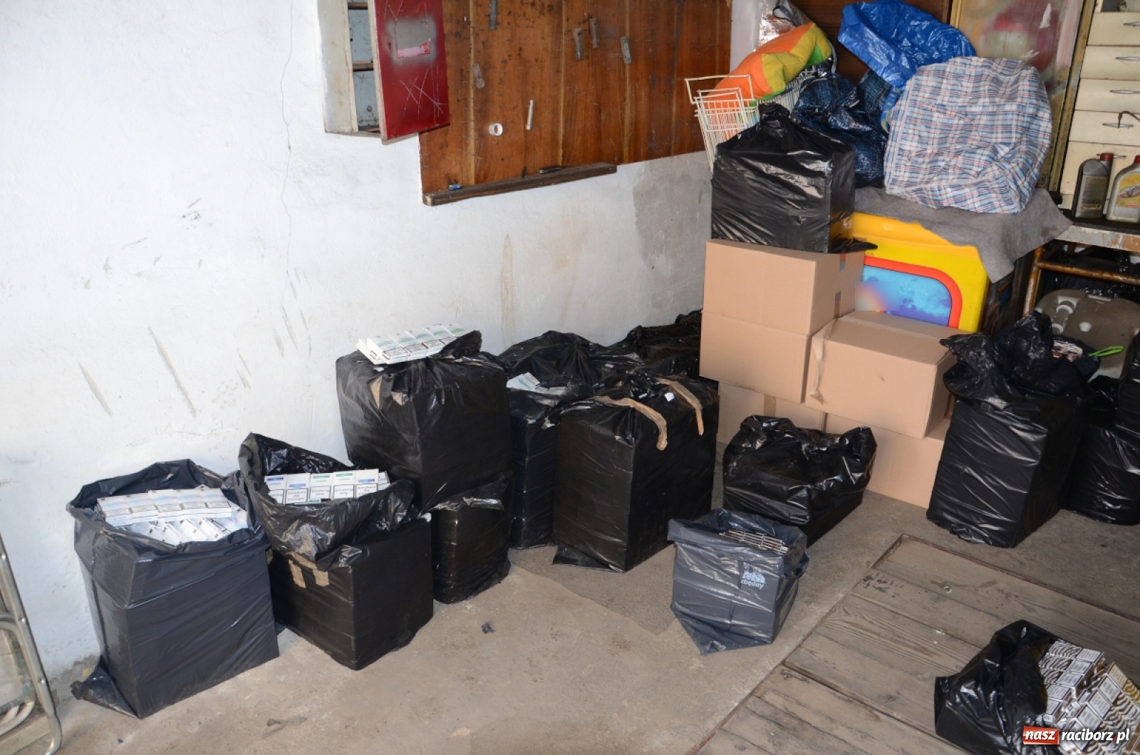 Zdjęcie w galerii na portalu naszraciborz.pl: Śląscy pogranicznicy przejęli nielegalne wyroby tytoniowe wiadomości z regionu