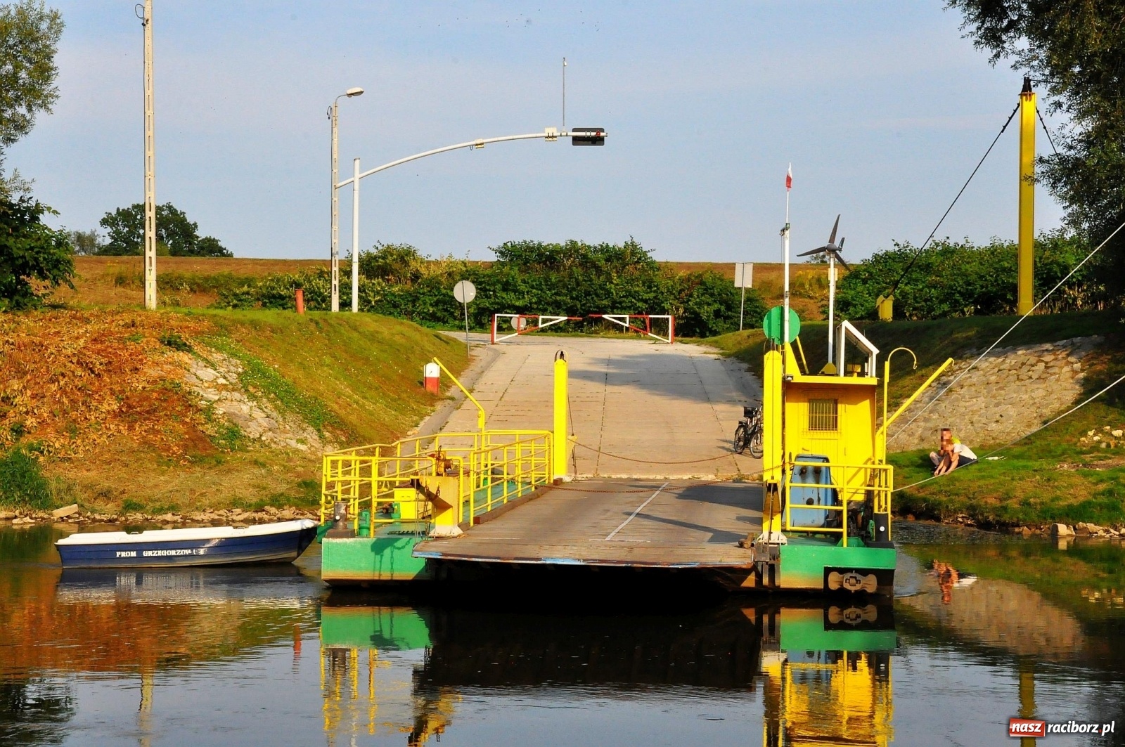 Zdjęcie w galerii na portalu naszraciborz.pl: Prom nie kursuje, wody w Odrze wciąż mało [FOTO i WIDEO]  wiadomości z regionu