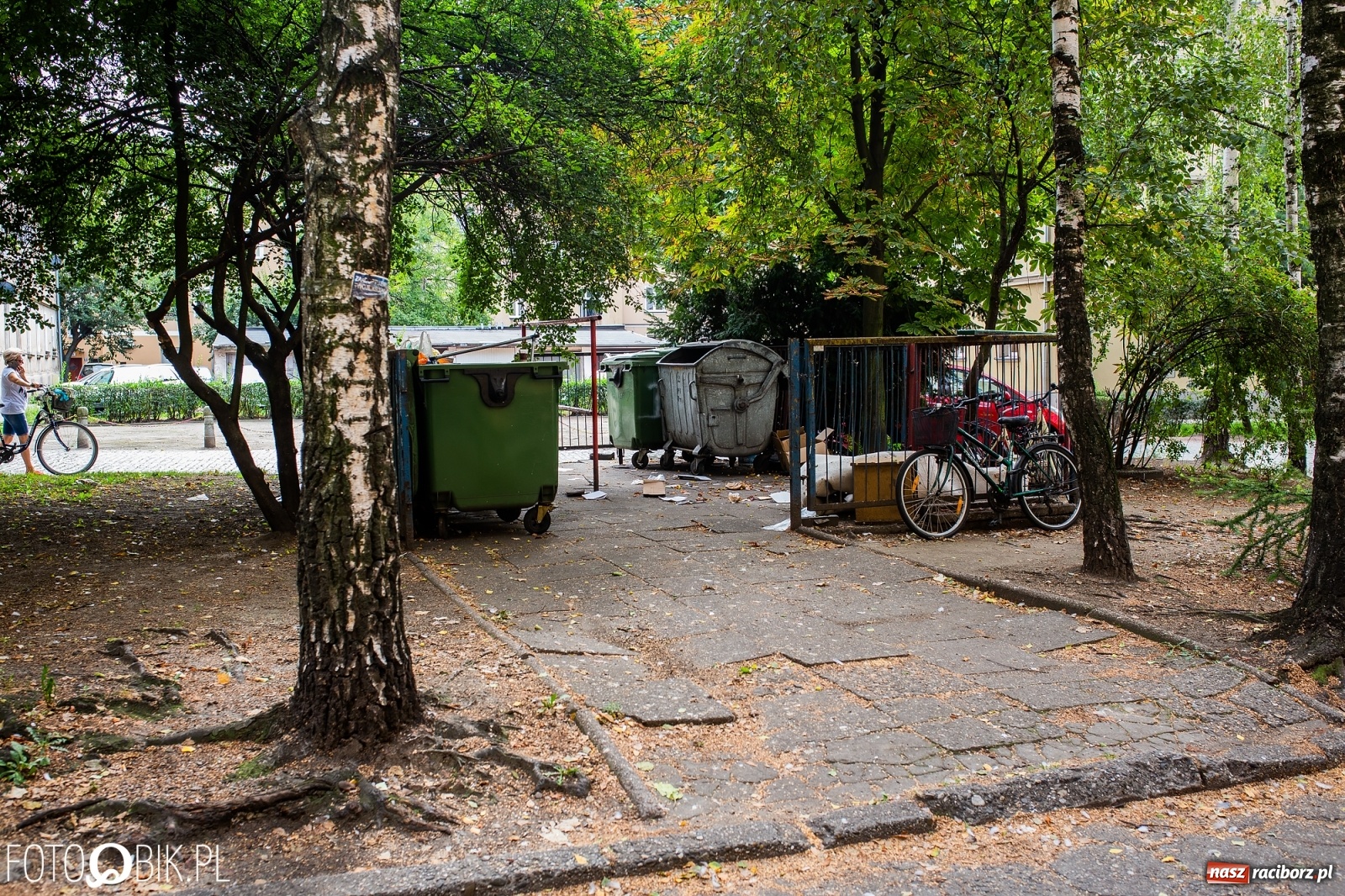 Zdjęcie w galerii na portalu naszraciborz.pl: Po drugiej stronie lustra. Raciborskie podwórka jak z trzeciego świata [FOTO] wiadomości z regionu