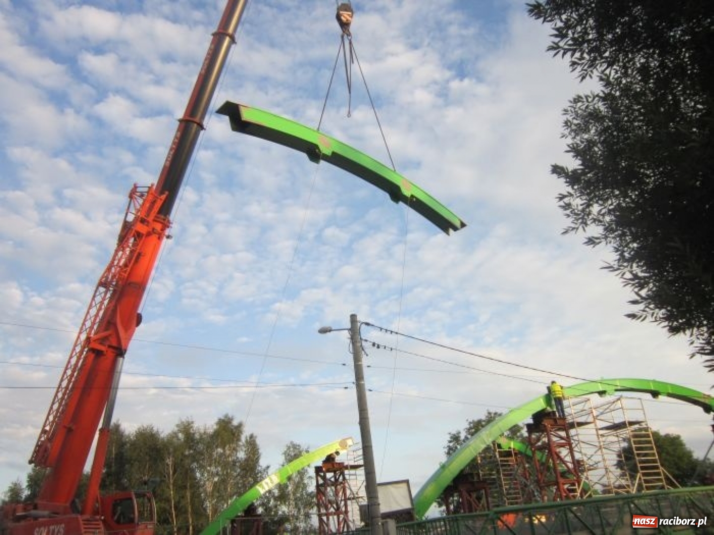 Zdjęcie w galerii na portalu naszraciborz.pl:  Nowy most rośnie jak na drożdżach [FOTO] wiadomości z regionu