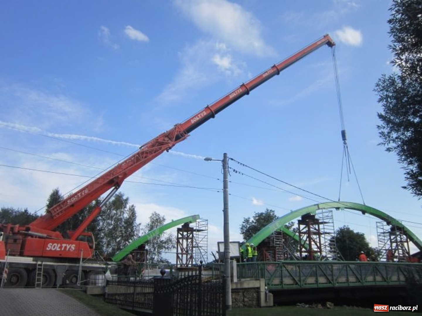 Zdjęcie w galerii na portalu naszraciborz.pl:  Nowy most rośnie jak na drożdżach [FOTO] wiadomości z regionu
