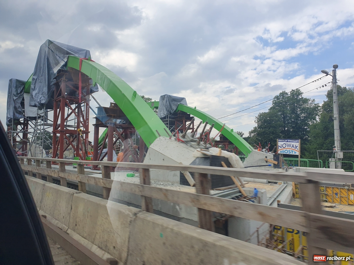 Zdjęcie w galerii na portalu naszraciborz.pl:  Nowy most rośnie jak na drożdżach [FOTO] wiadomości z regionu