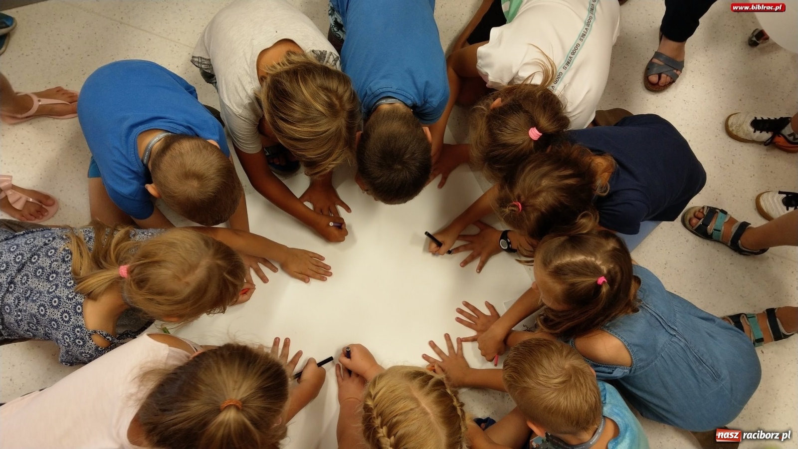 Zdjęcie w galerii na portalu naszraciborz.pl: Młodzi czytelnicy w podróży do świata fantastyki [FOTO] wiadomości z regionu