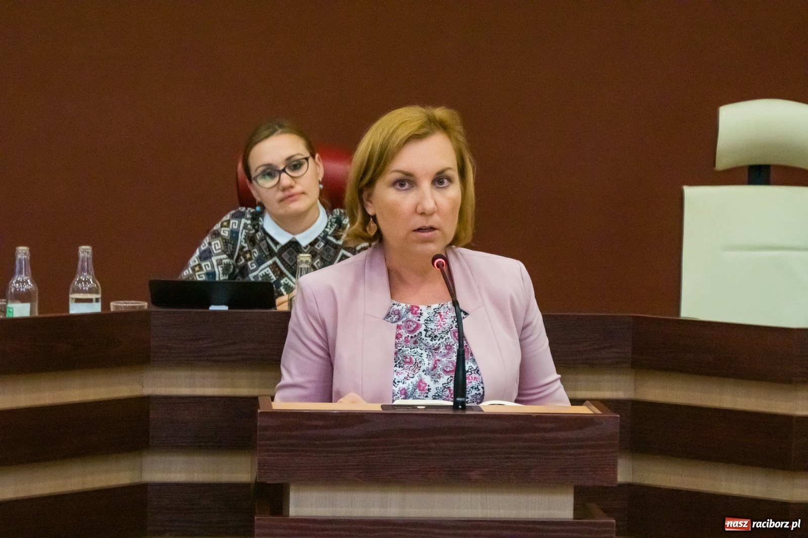 Zdjęcie w galerii na portalu naszraciborz.pl: W SP 15 zaczyna wrzeć. Miasto zabiera dzieci z pływalni PWSZ. Do likwidacji jeden oddział wiadomości z regionu