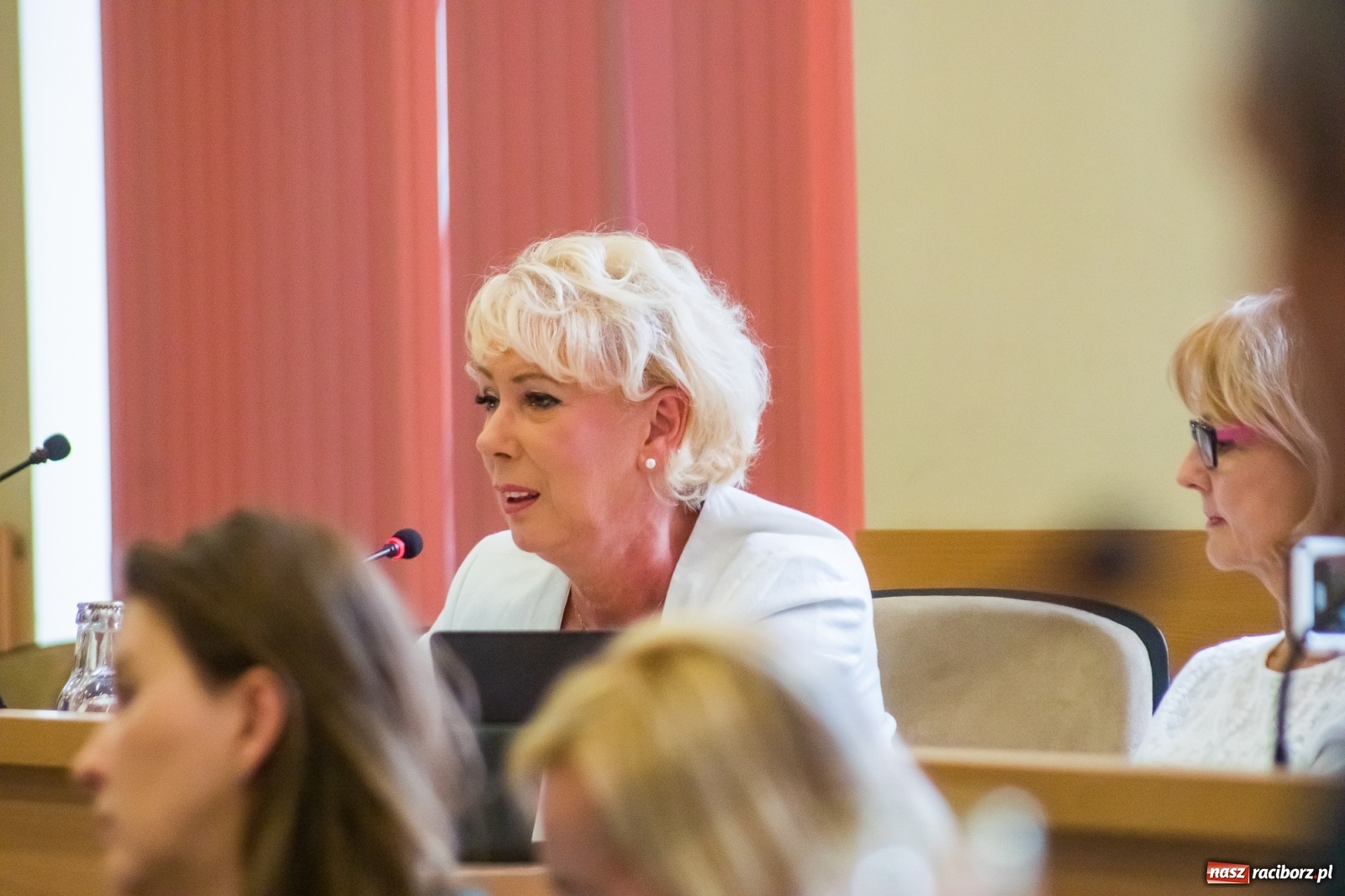 Zdjęcie w galerii na portalu naszraciborz.pl: W SP 15 zaczyna wrzeć. Miasto zabiera dzieci z pływalni PWSZ. Do likwidacji jeden oddział wiadomości z regionu