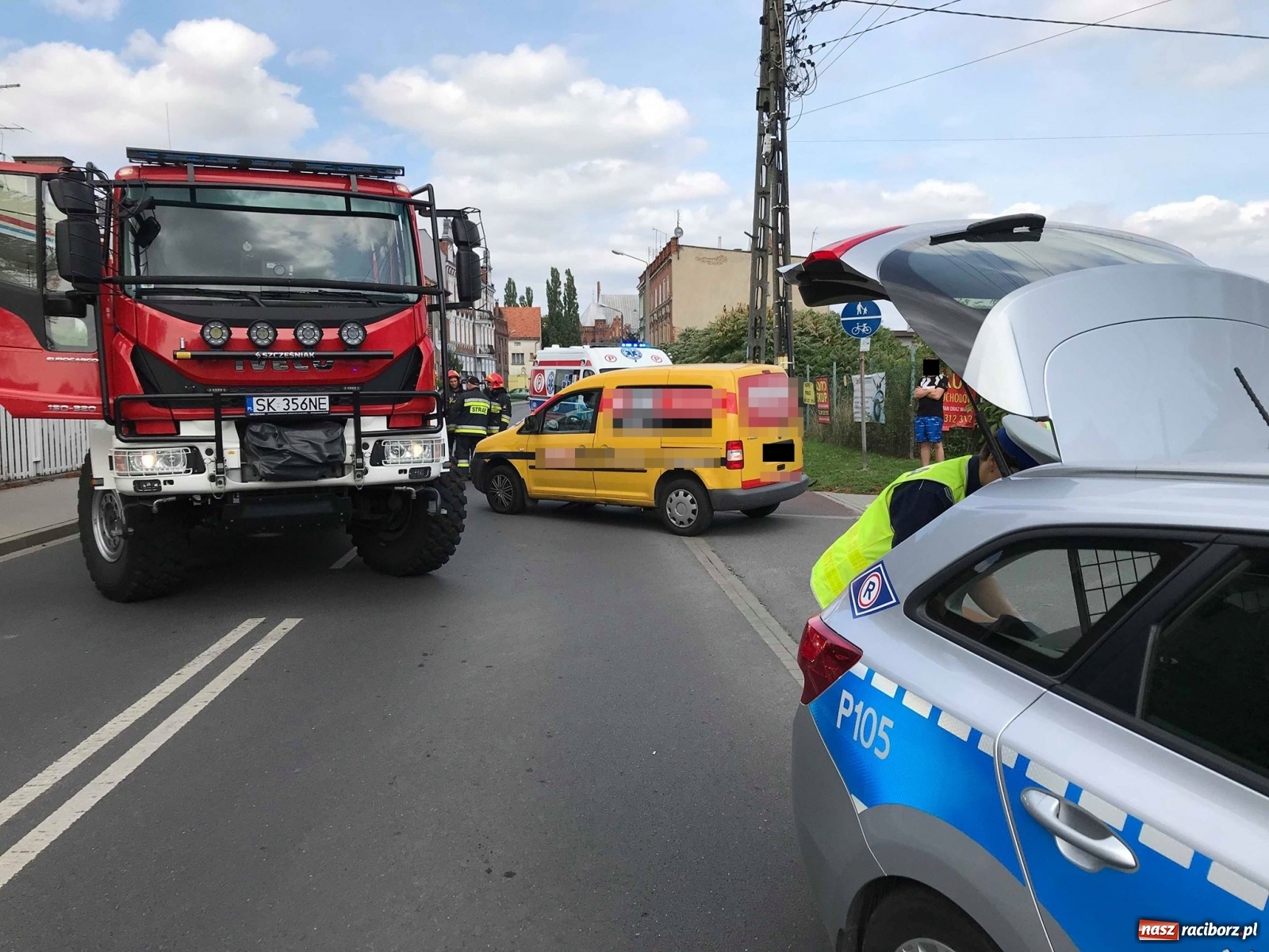 Zdjęcie w galerii na portalu naszraciborz.pl: Potrącenie rowerzysty na Mariańskiej [FOTO] wiadomości z regionu