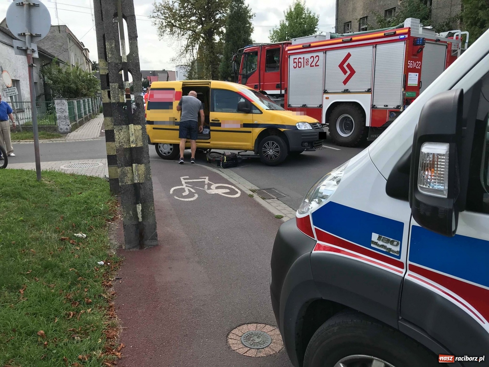 Zdjęcie w galerii na portalu naszraciborz.pl: Potrącenie rowerzysty na Mariańskiej [FOTO] wiadomości z regionu