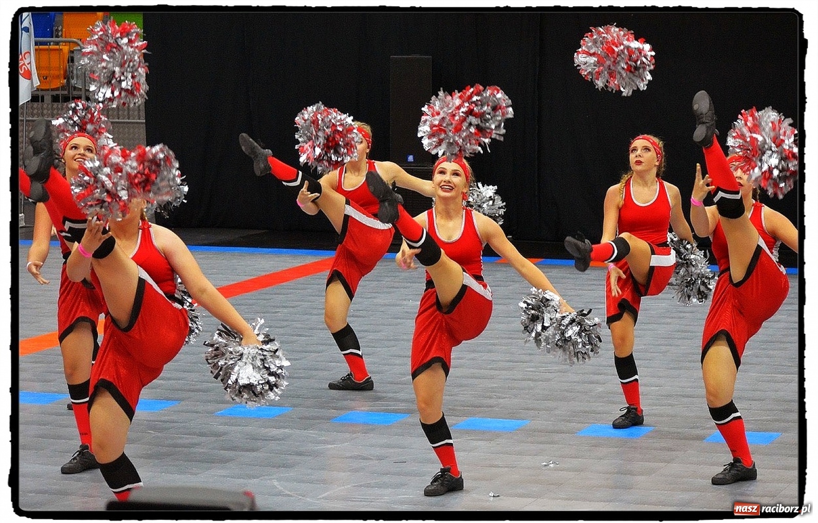 Zdjęcie w galerii na portalu naszraciborz.pl: Medalowy start Uśmiechu na VII Mistrzostwach Świata Mażoretek w Pradze  wiadomości z regionu