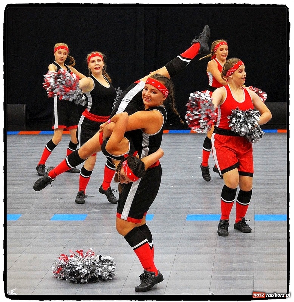 Zdjęcie w galerii na portalu naszraciborz.pl: Medalowy start Uśmiechu na VII Mistrzostwach Świata Mażoretek w Pradze  wiadomości z regionu
