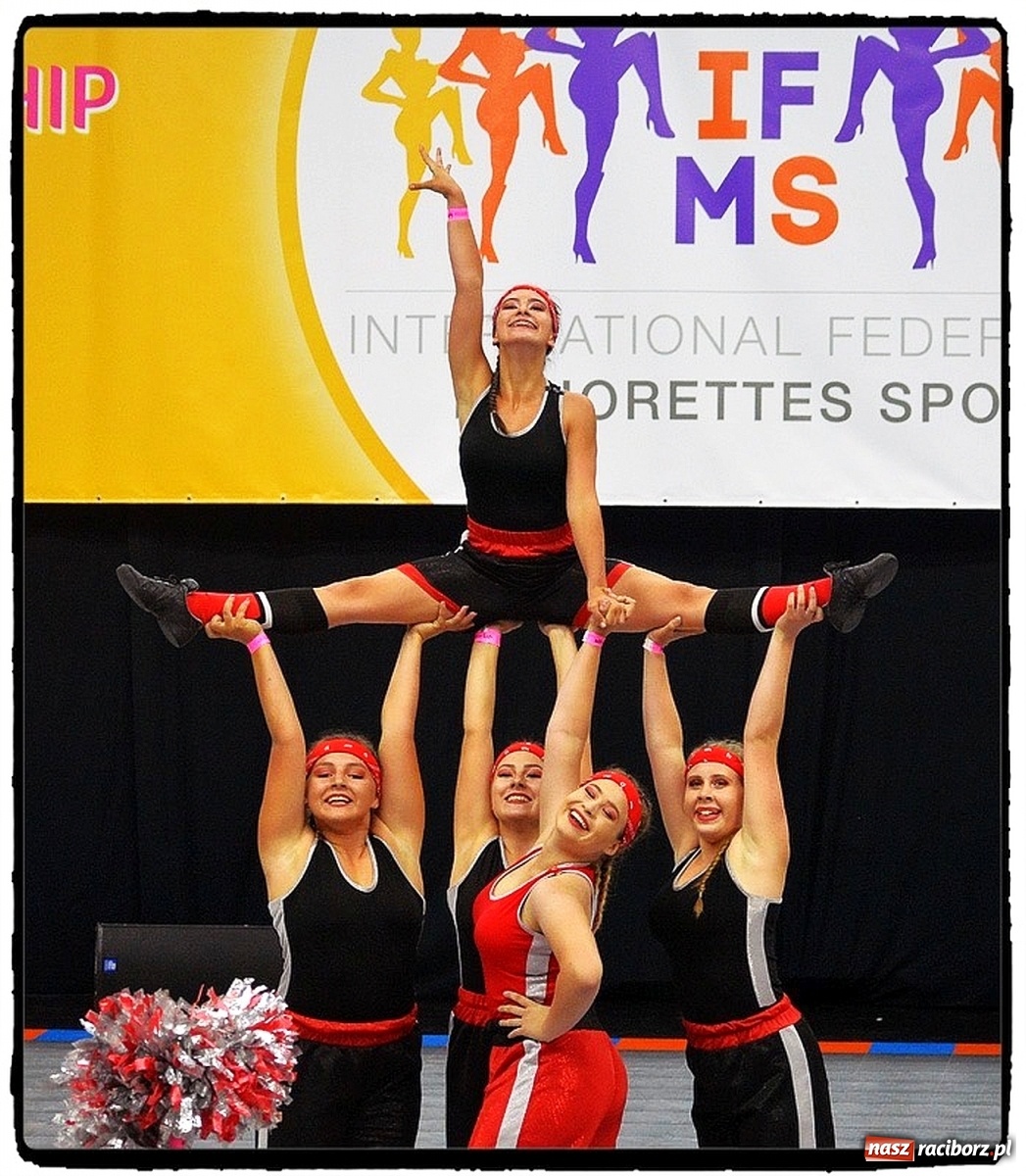 Zdjęcie w galerii na portalu naszraciborz.pl: Medalowy start Uśmiechu na VII Mistrzostwach Świata Mażoretek w Pradze  wiadomości z regionu