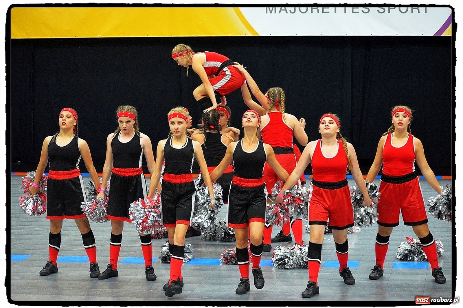 Zdjęcie w galerii na portalu naszraciborz.pl: Medalowy start Uśmiechu na VII Mistrzostwach Świata Mażoretek w Pradze  wiadomości z regionu