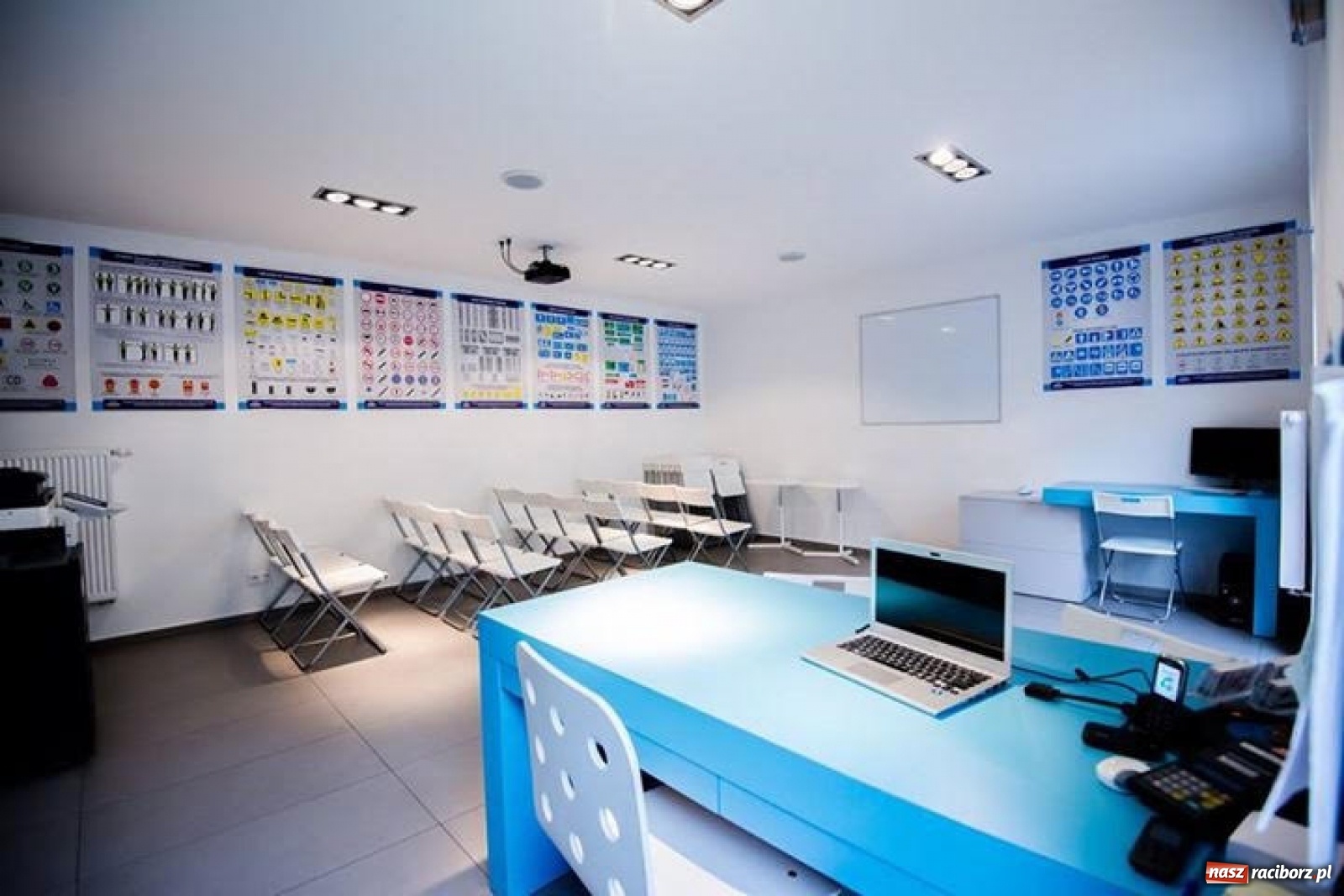 Zdjęcie w galerii na portalu naszraciborz.pl: Zdaj prawo jazdy za 1. Razem w OSK Istelny wiadomości z regionu