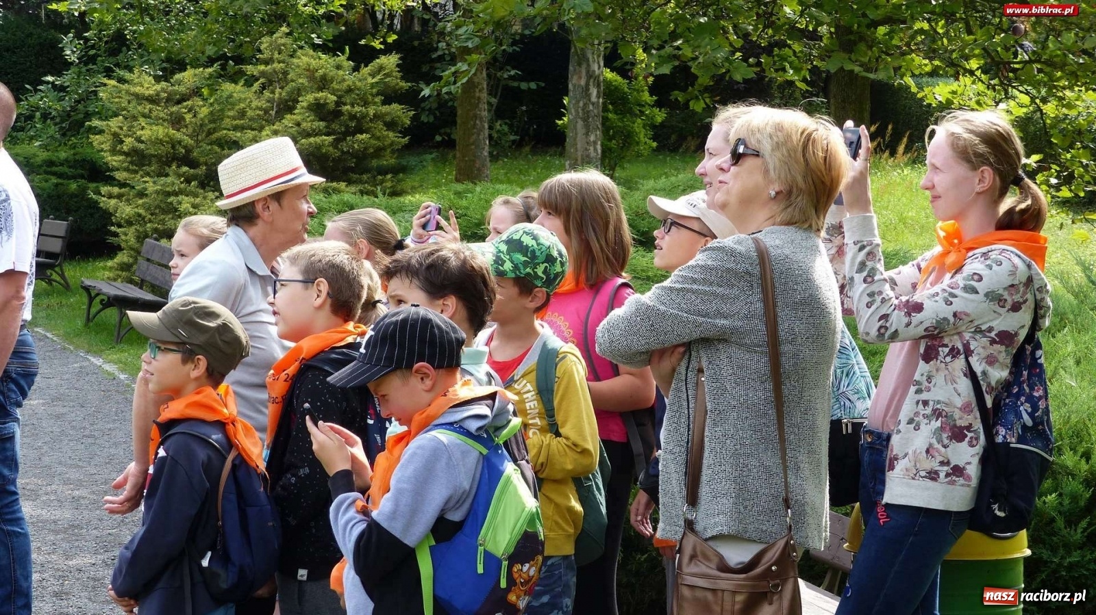Zdjęcie w galerii na portalu naszraciborz.pl: Młodzi raciborzanie oko w oko z dzikimi zwierzętami wiadomości z regionu