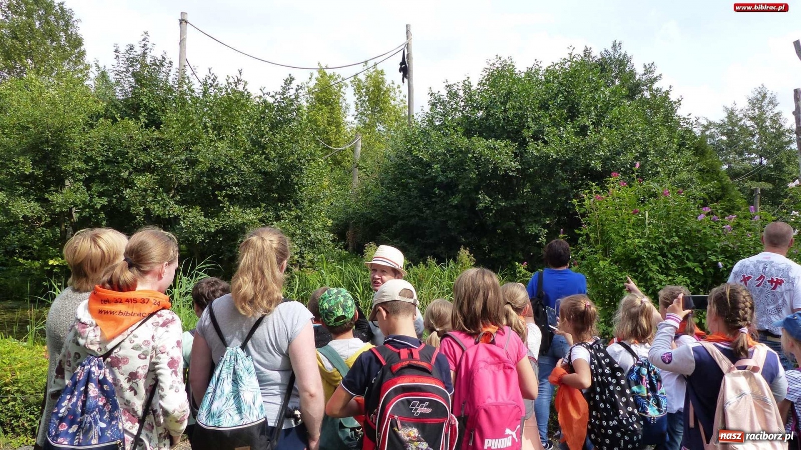 Zdjęcie w galerii na portalu naszraciborz.pl: Młodzi raciborzanie oko w oko z dzikimi zwierzętami wiadomości z regionu