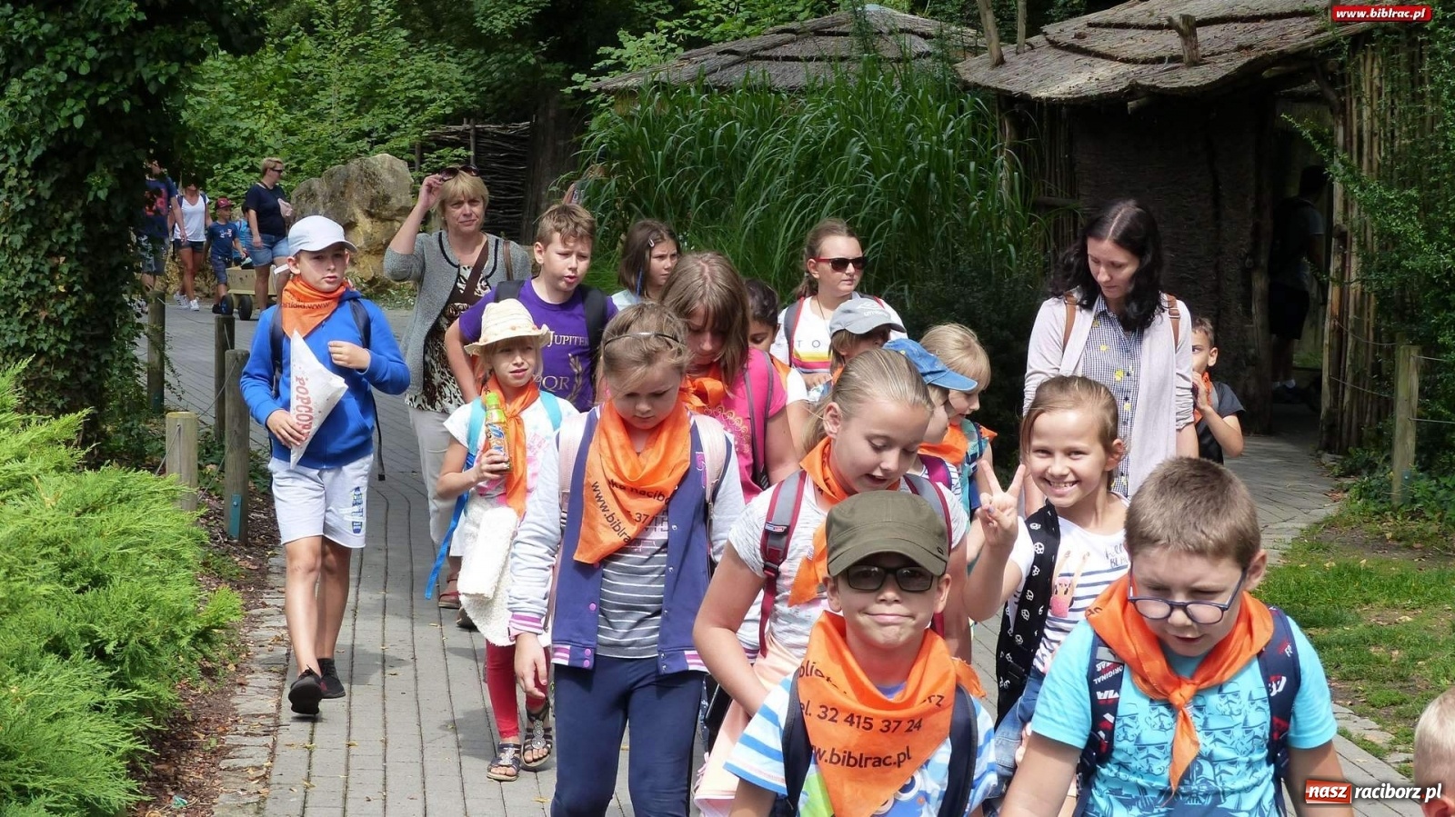 Zdjęcie w galerii na portalu naszraciborz.pl: Młodzi raciborzanie oko w oko z dzikimi zwierzętami wiadomości z regionu