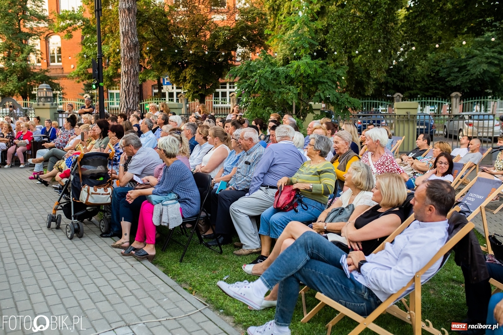 Zdjęcie w galerii na portalu naszraciborz.pl: Teatralny miks skeczy o kobietach [FOTO i WIDEO] wiadomości z regionu