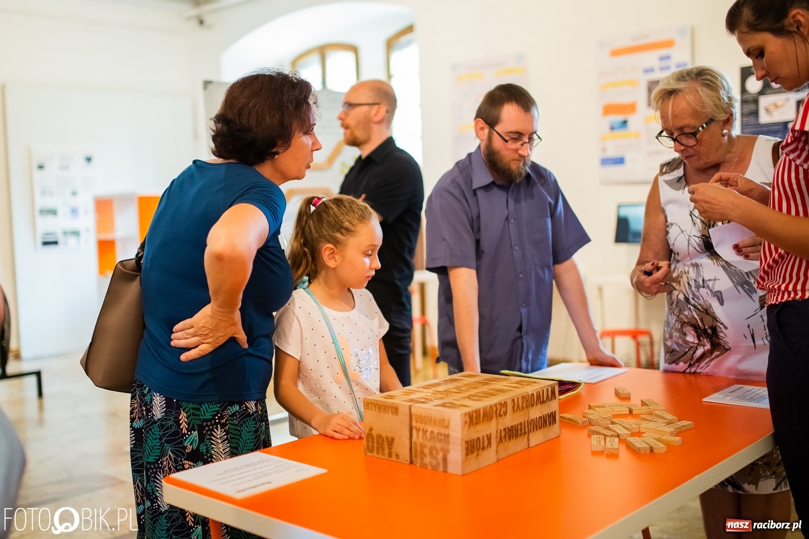 Zdjęcie w galerii na portalu naszraciborz.pl: Z Krakowa do Raciborza. Nanoświat w starym kościele dominikanek wiadomości z regionu