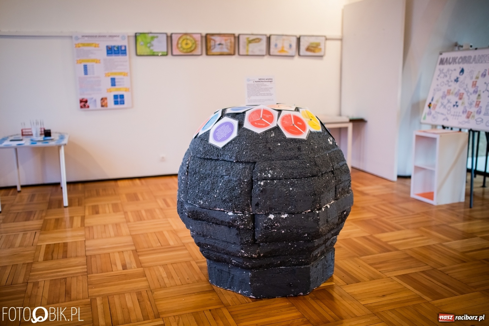 Zdjęcie w galerii na portalu naszraciborz.pl: Z Krakowa do Raciborza. Nanoświat w starym kościele dominikanek wiadomości z regionu