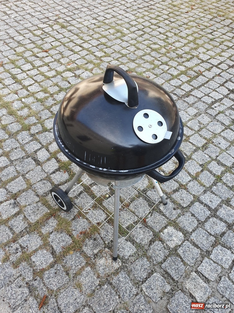 Zdjęcie w galerii na portalu naszraciborz.pl: Strażacka akcja na zamku. Zadziałał monitoring wiadomości z regionu